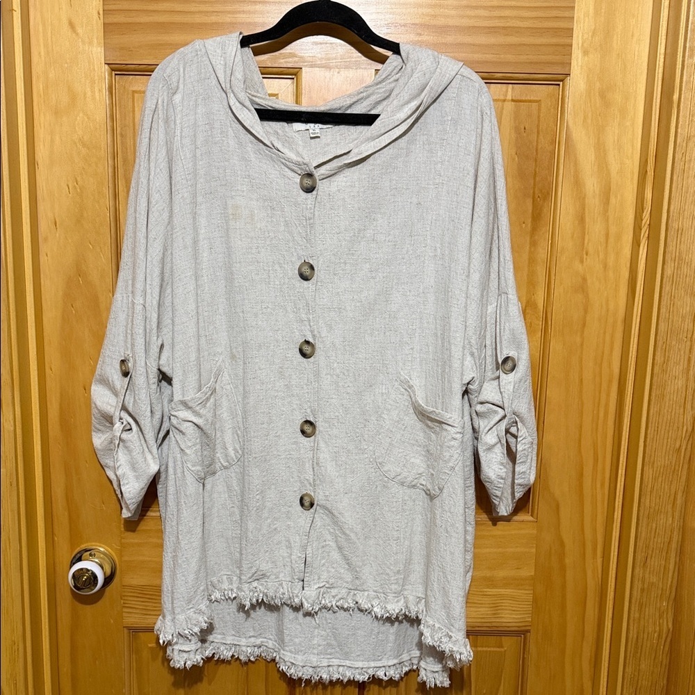 Umgee Cream Button-Front Hooded Tunic with Frayed Hem, Size XL.